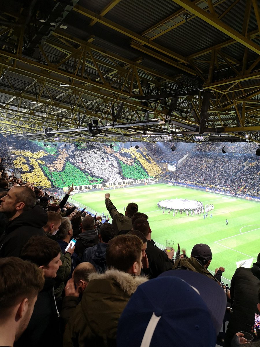 billchampion's tweet photo. Fucking yes Tottenham get the fuck in there quality day @MrJSASmith @drizzle_cake #THFCBVB #COYS https://t.co/6K7Sfvn986