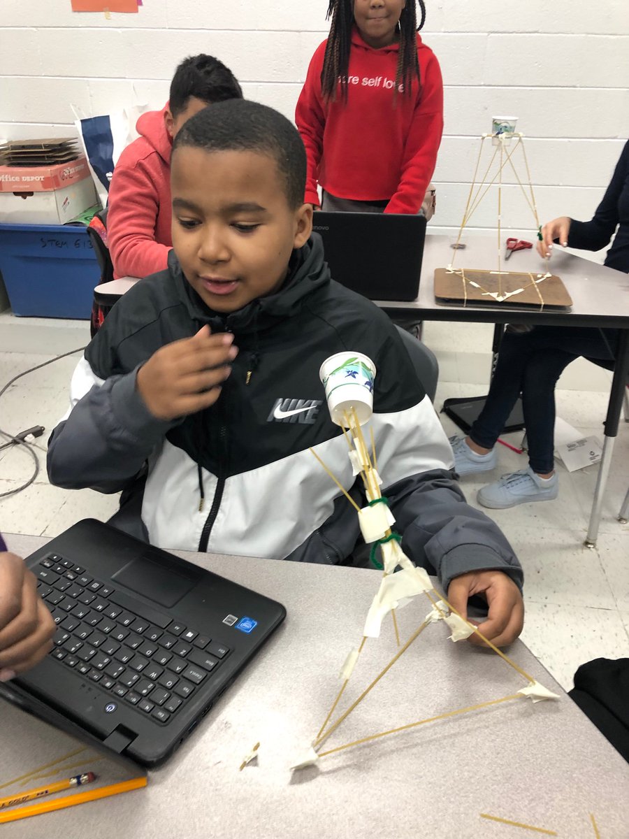 MHunter1964's tweet image. STEM scholars creating earthquake-proof structiues and shaker tables!  Thank you Mr. Jones for inspiring our scholars!! #STEMSharksBYTE #STEMULATINGMINDS @SmoovKris