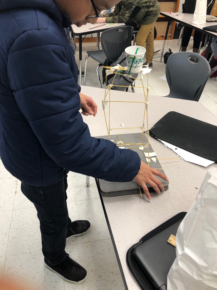 MHunter1964's tweet image. STEM scholars creating earthquake-proof structiues and shaker tables!  Thank you Mr. Jones for inspiring our scholars!! #STEMSharksBYTE #STEMULATINGMINDS @SmoovKris