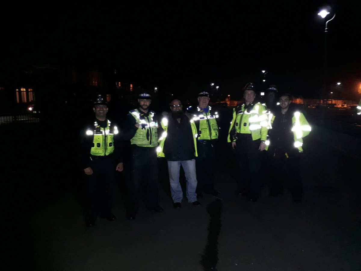hcagstreetwatch's tweet photo. #HCAG reunites missing child with mother.
Parents alerted patrol 2 of #MissingChild #hcagStreetwatch patrol 1 spotted #Missingchild officers from @SohoRoadWMP reunited child with parents. #makingdifference @DaveThompsonCC
@InspAhmedWMP
@StreetWatchWM
@JournoBalloo
@LozellsWMP https://t.co/J7AA9EGMxQ
