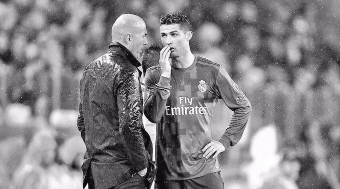 faiz511_'s tweet photo. #ريال_مدريد
وكم حكمت على الأقوام في صَلَفٍ
وبعـدك ردنا الدهرُ منهياً ومأمورا

تدنّسـت اقـدامـنا بالطـين حـافـيةً
بعد أن كانت تدوس مسكاً وكافورا https://t.co/Bl3DY5lezQ