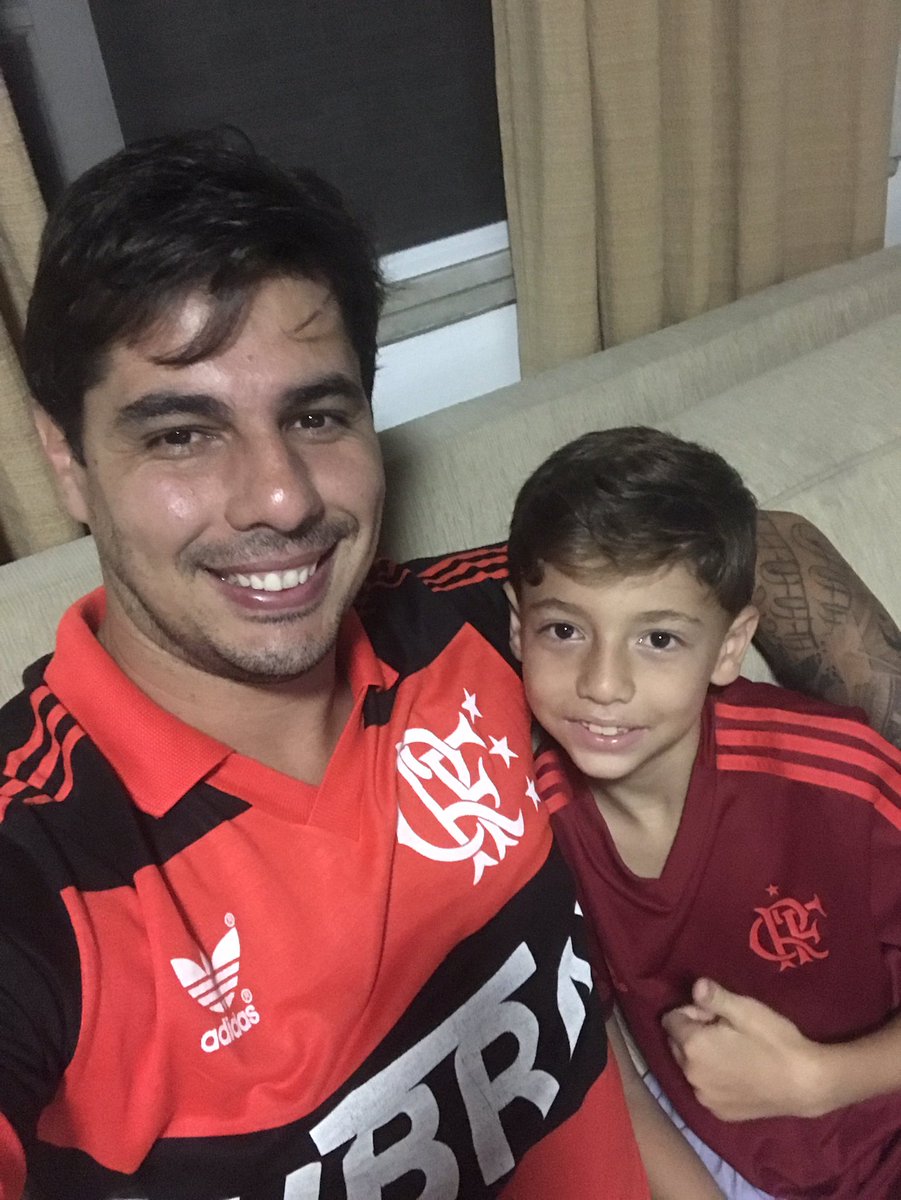 swousc's tweet photo. Manda um abraço para meu filho Gabriel ! Adoramos todos em especial o PVC !!! #LibertadoresFOXSports https://t.co/R3C2OZtoDM