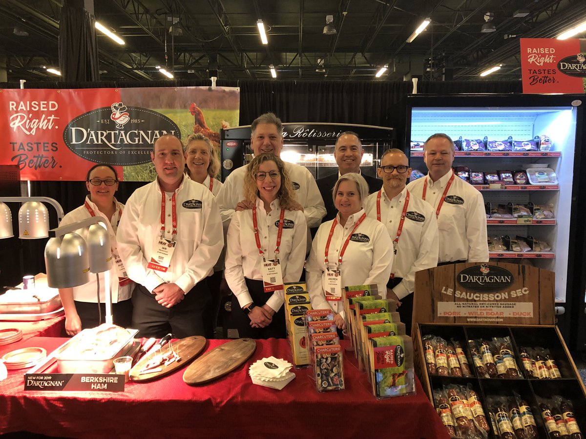 DArtagnanFoods's tweet photo. In case you did not get to meet the D'Artagnan Team (and more importantly taste the goods) at the Annual Meat Conference - here they are ... #AnnualMeatConference  #GreenCircleChicken #RohanDuck #BerkshireHam https://t.co/xoRHKoyW4e