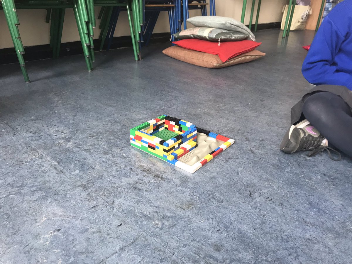 steithnes's tweet image. Building the sturdiest wall in LEGO Club #engineeringweek19 @PDSTSciences @scienceirel @DPSM_Activities