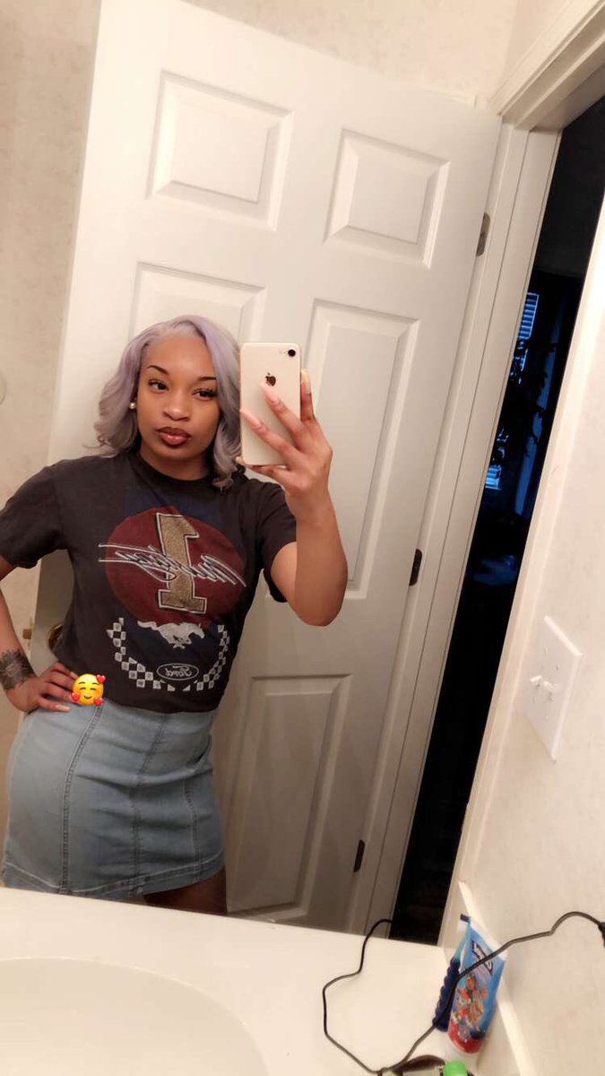 tyetart's tweet photo. I love this color on me! Convinced I can pull any color off😍😍😍 https://t.co/uSuCSa2Smj