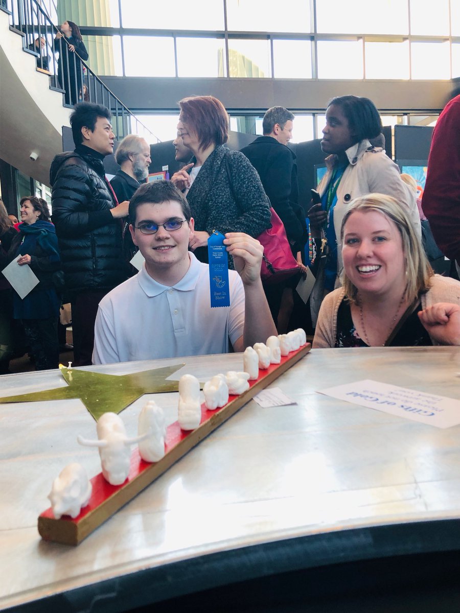 AFHSVisualArts's tweet image. #PatrARTISTS representing AFHS at Gifts of Gold. Tim Baril took High School Best in Show 3-D! Al Gallagher received a Merit Award for technical prowess. Emma Casey’s intaglio print receive an Honor Award. @AFHSannounce @ArtwithHarkins @JenCave_73