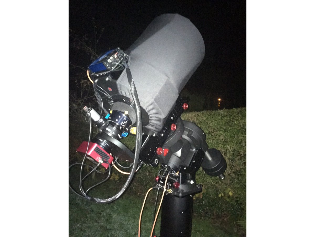 AstroMarks's tweet photo. The AD250 from @656imaging in action with its shroud in place. 656 Imaging have a stand at the Practical Astronomy show (https://t.co/11mM5x9uIa) this weekend. It's free entry so come along and have a look. #656Imaging #AstronomyShow #Astrophotography https://t.co/1gtBwXxvdG