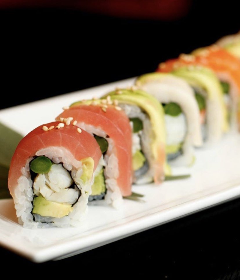 Sunda's tweet image. With our #RainbowRoll you get a little bit of everything- king crab, tuna, salmon, escolar, hamachi, asparagus and avocado! It looks so good that you’ll want to snap a picture before you dig in 🍣 #SundaChicago #SundaNashville