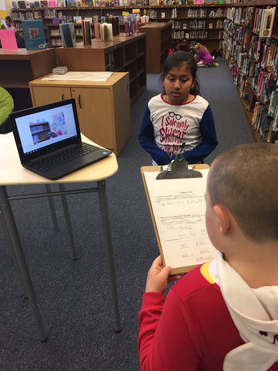 FCPSMoESMedia's tweet image. 3rd helping 1st write a script about their research from comparing and contrasting polar bears and grizzly bears and creating a Flipgrid video to share what they learned! #buddyclass #oneteam