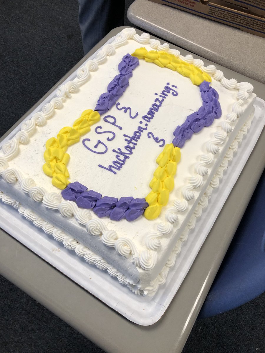 itsCodeNation's tweet image. After an amazing Bay Area Hackathon experience, you gotta celebrate with a sheet cake! #cnhacks