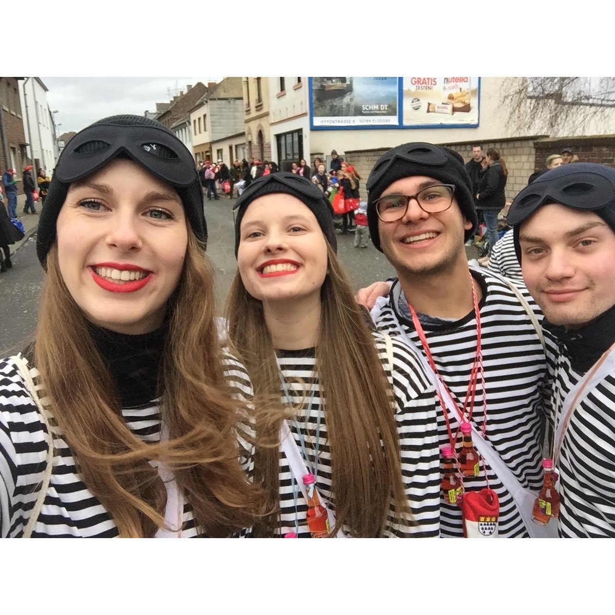 sknoerfi's tweet photo. Karneval 2019 du warst einfach nur gut 🥳🤞🏻#Karneval2019 #köllealaaf #mannluca https://t.co/qLUsxis0L4