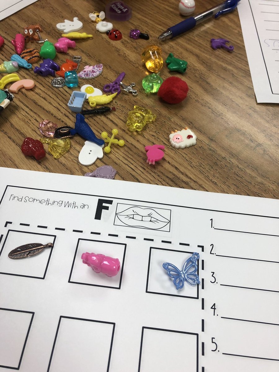 LemosSLP's tweet photo. Dinkydoodads are my everything! Loved that we were able to work on both articulation and language IEP goals! These were a big hit with me and my students! #successatRES #CFISDspirit #robisonspirit @RobisonES https://t.co/s2ucyEgPdC