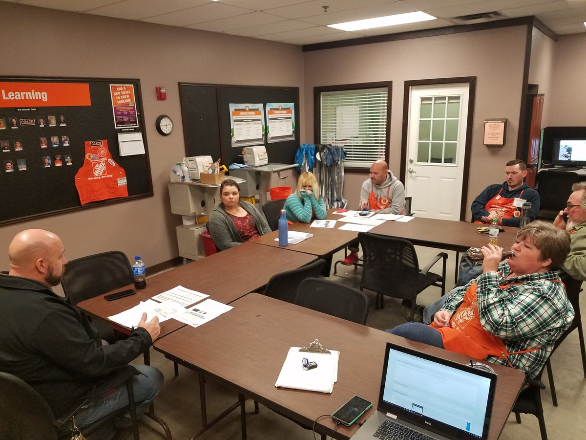 FpnRodriguez's tweet photo. Building a stronger team! #specialtytuesday #drivingmeasures #takeyourshare23 #seguin #homedepotfamily #FOCUS #partnerships  @8437_specialty @DavCow @thadorgan https://t.co/J8i7eNWC1L