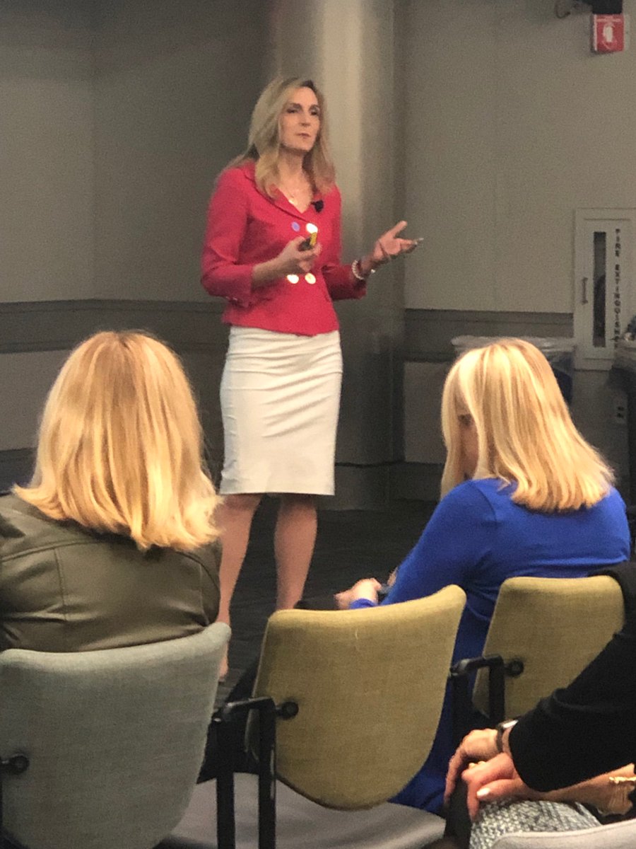 MonicaAugusti13's tweet photo. #WeAreCisco #WOI2019 Achieve your possible with @parisa naseralavi, senior director #Cisco finance https://t.co/Hv538ytvgv