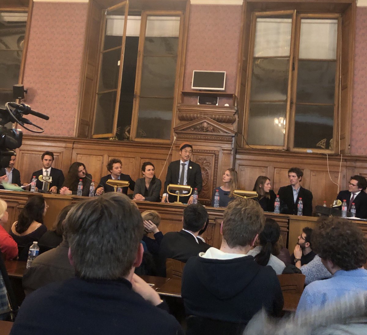 arnaudgris's tweet photo. @sonjoachim en conférence #Berryer ! Merci à lui et aux Secrétaires 2019 ! @Avocats_Paris @batonnierparis @XAutain https://t.co/1922R04VjD