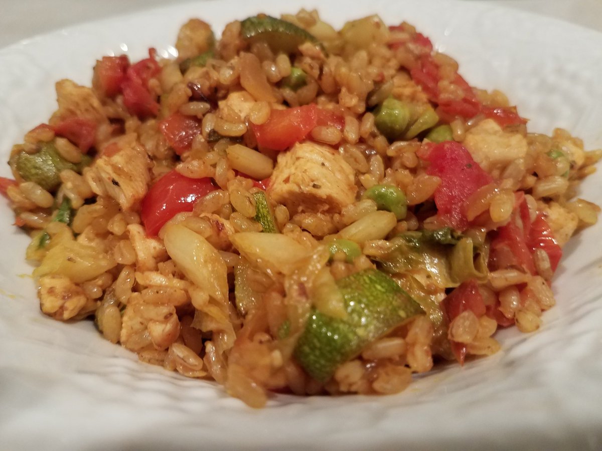 GerardMeade's tweet photo. HAPPY MARDI GRAS!
A somewhat healthier creation for Fat Tuesday; dirty rice with chicken and veggies!  Let's get jazzy!

#mardigras #nola #cajunfood #creole #northfork #comfortfood #fattuesday #foodie #goodeats https://t.co/ByFQnSf9ja