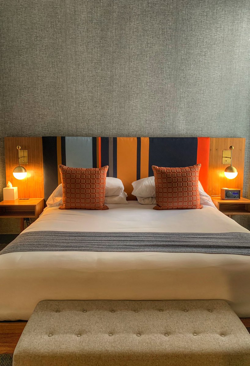 Marnely_Murray's tweet photo. Arrived in #Salem this morning and checked into Hotel Salem by @LarkHotels and already in love with this town. Six hours in and I have so many things to write about! @DestSalem #onalark https://t.co/yg6Pk3xaKC