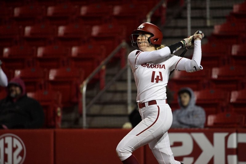 FamousMormon's tweet photo. 19-year-old Danielle Gibson, a home run-hitting infielder for the University of Arkansas softball team, hit the mythical home run cycle. https://t.co/umtovZrvd9 #baseball #homeruncycle https://t.co/J1Wm7QL7UY