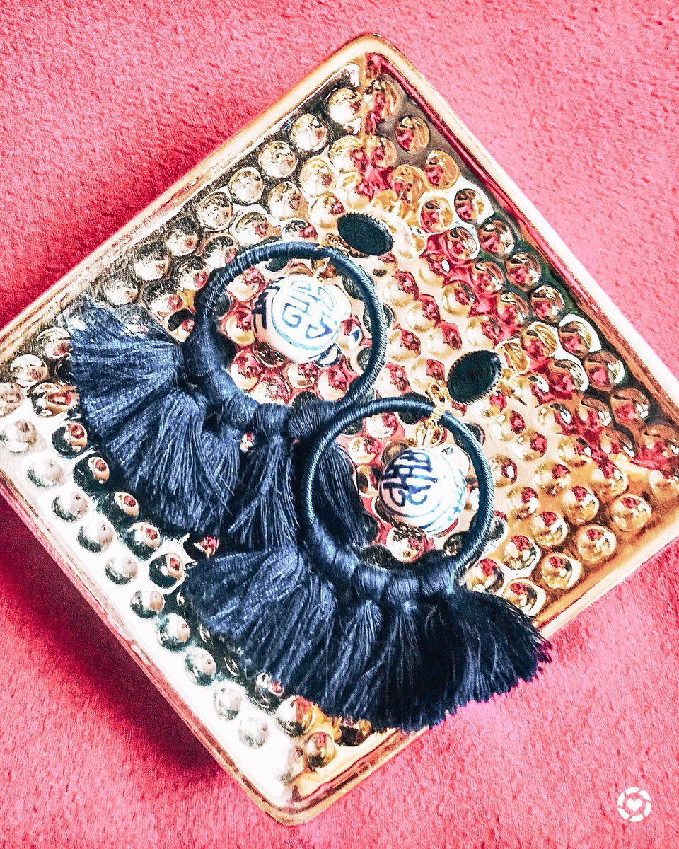 absolutely_alli's tweet photo. My obsession is real with these ginger jar earrings π
Shop: https://t.co/daCqrWgfhk #LTKunder50 #LTKstyletip #kyblogger #absolutelyalli #allisearringgame #allisearringstyle #jotd #jewlery #earrings #gingerjars https://t.co/QNi23GtF8i