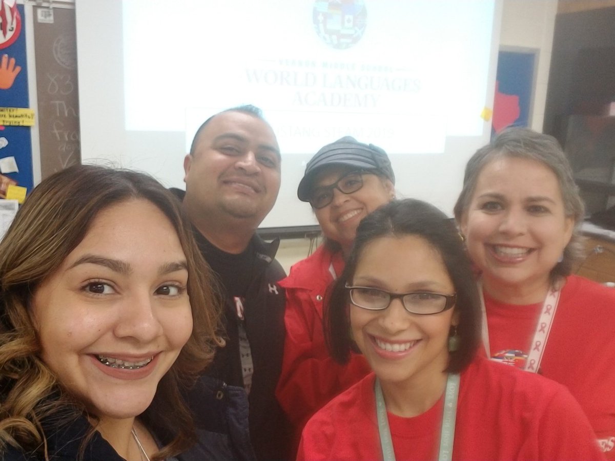 Let #mustangSTEAM2019 commence! Full STEAM ahead! @vmsjaybyrd <a href="/EdesterPerez/">Esther Perez</a> <a href="/ArsolaAngelica/">Angelica Arsola</a> 😉🔬😁