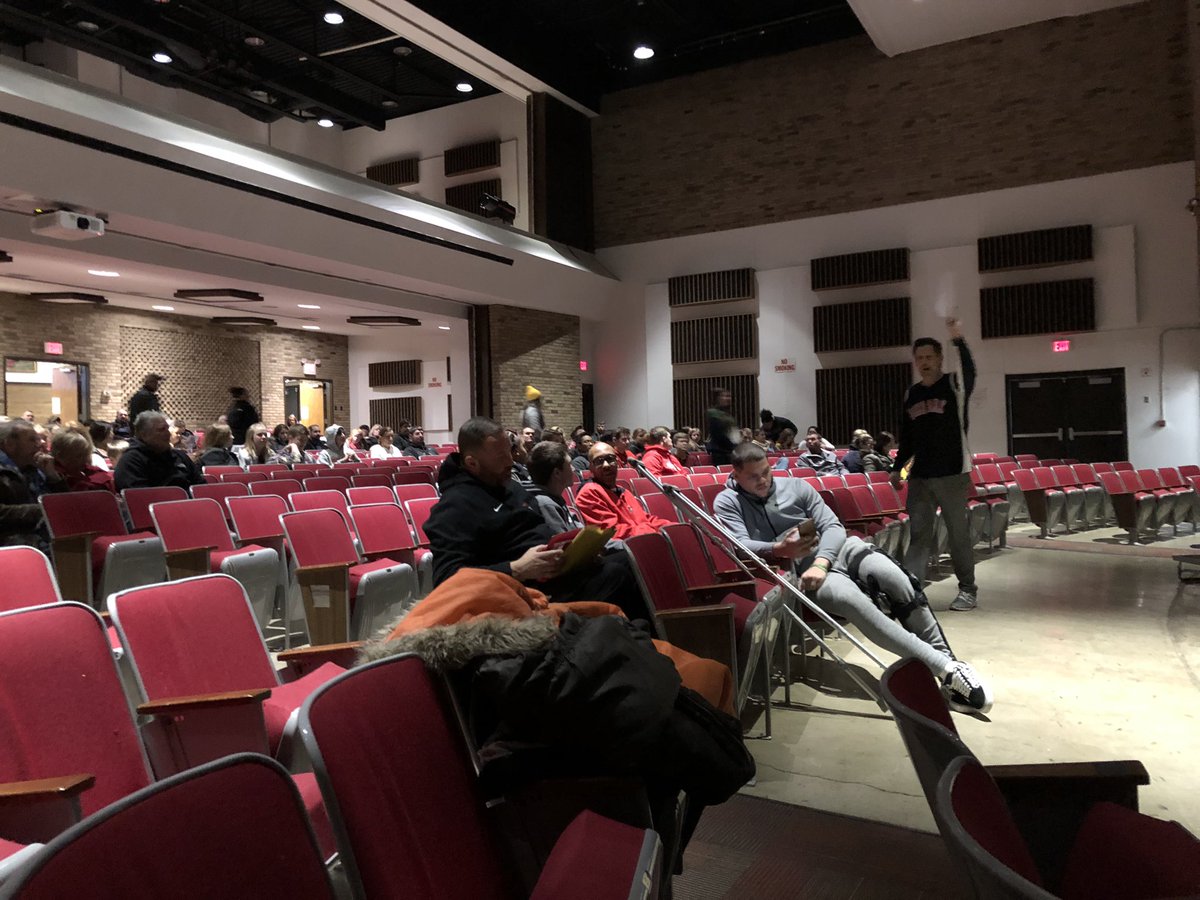 Congrats to all our Winter Sports Athletes! Great job by our All-CHL Academic student athletes, and thanks to our AD Mr Greg Huster for all of the time and effort he puts on for our students! #DPWILDCATS #H3 <a href="/DeerParkSchools/">Deer Park Schools</a> <a href="/DP_Athletics/">Deer Park Athletics</a>