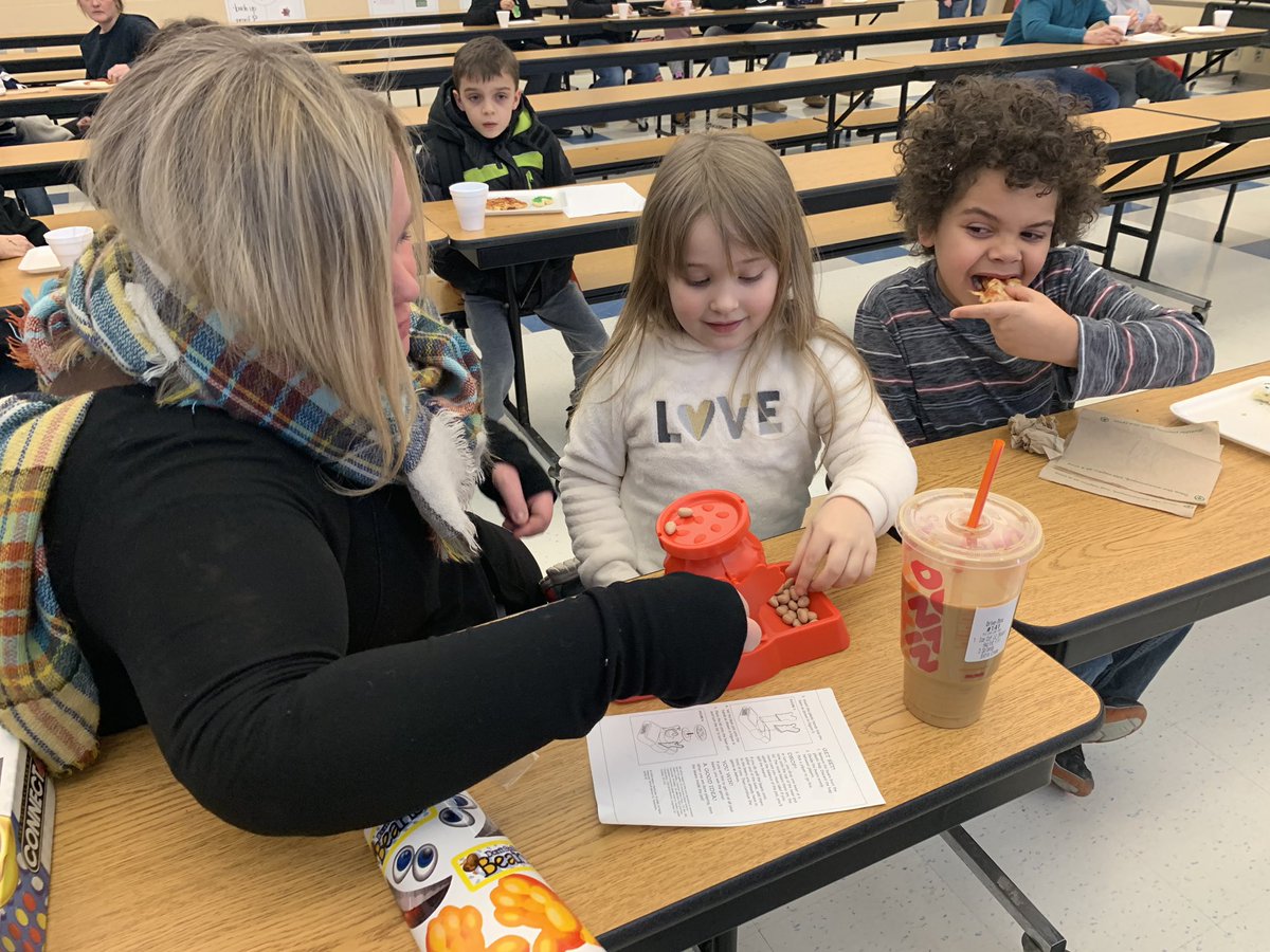 ACSBalderson's tweet image. We had a lot of fun at Family Game Night! Rockhill families Rock!!!#gamesarefun #timewithfamily#acspresents