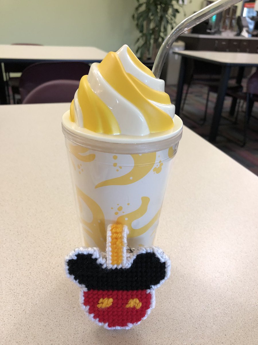 KandiSamples's tweet photo. Made some magic ✨and got a gift tumbler! #MagicalDay #dolewhip @WDWToday #disneycrafts #mickeymousecrafts https://t.co/LrBCx4RgjX