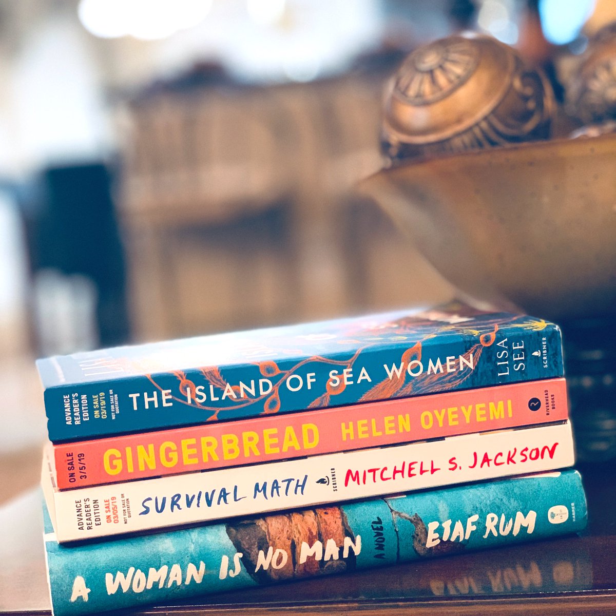 JamiseHarper's tweet photo. So many books, so little time 😊
Happy #PubDay🎉🎉📖🍷
#newbooktuesday #diversespines #jamreads #theislandofseawomen #gingerbread #survivalmath #awomanisnoman https://t.co/x0Gr9SfRsr