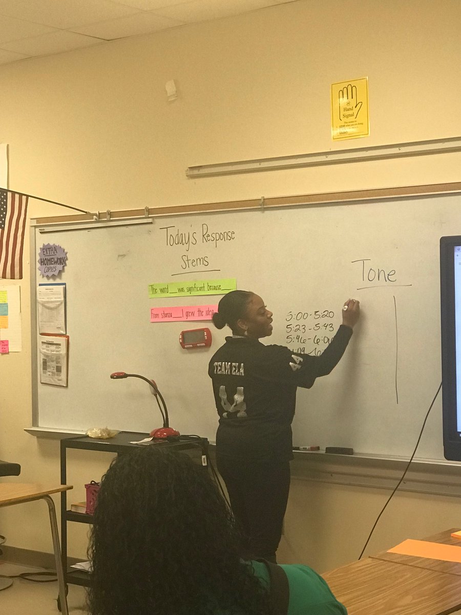 Toni Livingston tweet media