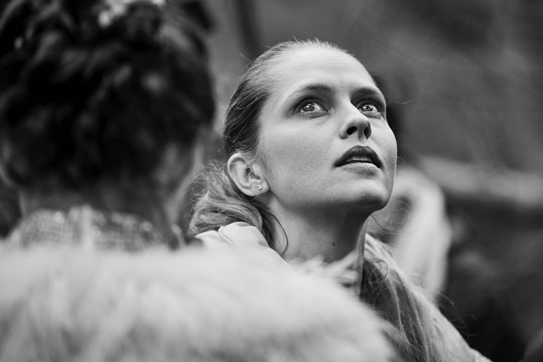 The Place of No Words, estrelado por <a href="/TeresaPalmer/">Teresa Palmer</a>, seu filho Bodhi, seu marido <a href="/likemark/">mark webber</a> (que também escreve e dirige) foi selecionado no festival de Tribeca. 👏

O filme conta a história de um garoto que luta contra as complexidades de um mundo em crescimento junto ao seu pai.