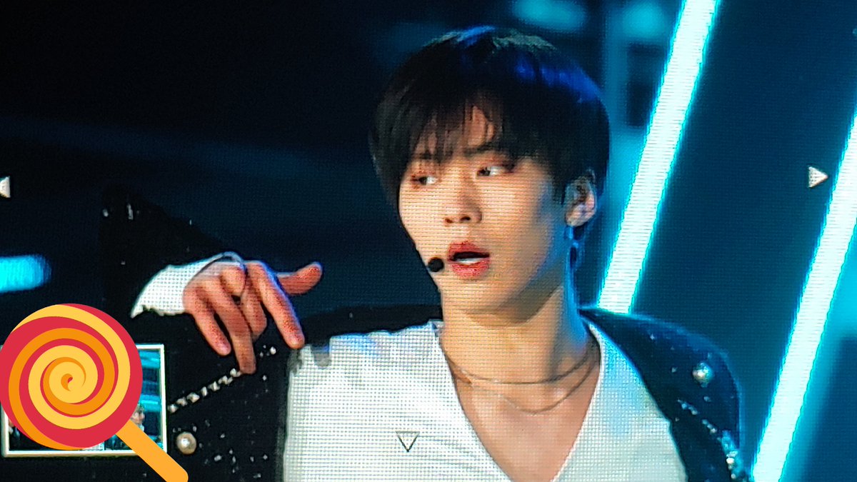 astrosilhouette's tweet photo. 190301 원케이콘서트
저기요 윤산하씨....? 박민혁씨....?
막내라인 무슨일이야 왜 이렇게 섹시해..
#아스트로 #astro #onekconcert https://t.co/FKKqbJlbl6