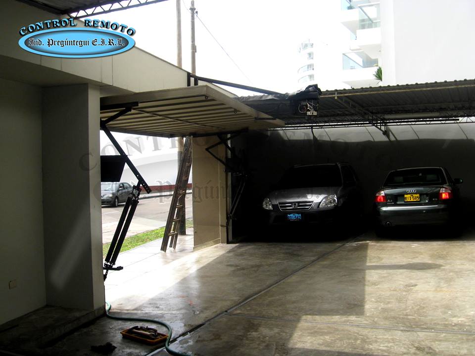IndPreguntegui's tweet photo. PUERTAS AUTOMÁTICAS LEVADIZAS a #ControlRemoto, metálica o de madera. #Garage Telf.: (51) 254-9659 / Entel: 998-249-766 / Movistar: 999-352-720.

Síguenos: @IndPreguntegui
Sitio Web Oficial: https://t.co/fjxFJjAaVH
#PuertasAutomáticas #PuertasLevadizas #PuertasBasculantes https://t.co/YRlHXQw3LT