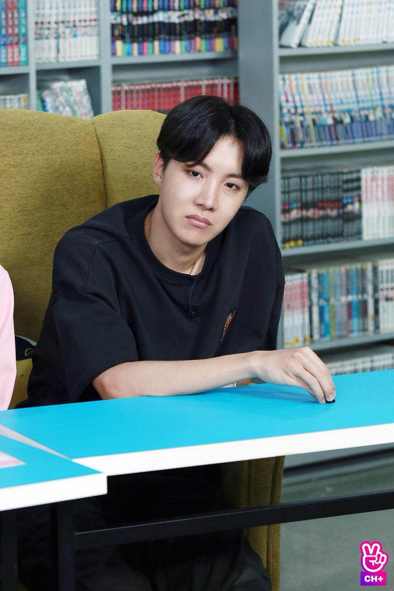 stxglarity's tweet photo. RUN BTS! Ep.66
[Behind the scene]
HOSEOK ❤ https://t.co/3iOIhWI844