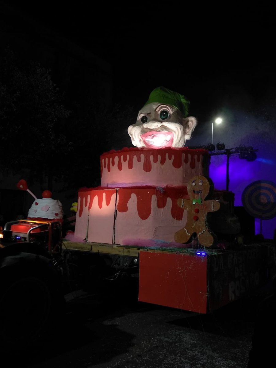 ProLocoGrottagl's tweet photo. #Carnevale a #Grottaglie #maschere #coriandoli #MadeinSud #martedigrasso https://t.co/YZaCbb6SJS