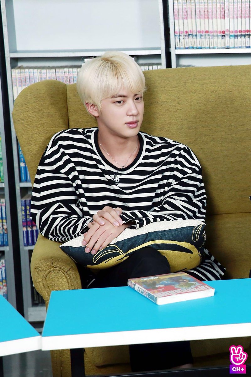 jinnieslamp's tweet photo. [📸#JinUpdate] RUN BTS! 2019 - Ep.66
Behind the Scene 

#JIN #진 #김석진 #BTS @BTS_twt https://t.co/3AZX6d2DHw