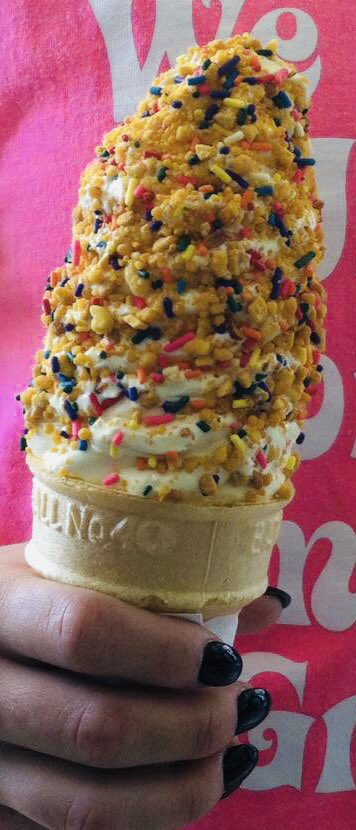 HomewoodGrill's tweet photo. Have you started having your 💭dreams 💭of twinkle cones yet or is that just us? 🤷🏻‍♀️

March 14th can’t come soon enough! https://t.co/r6jwrbM2K3