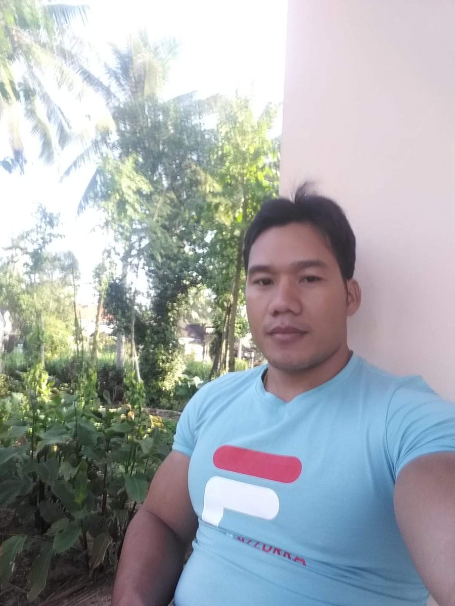 MuscleLover007's tweet image. เต็มมือดีจัง