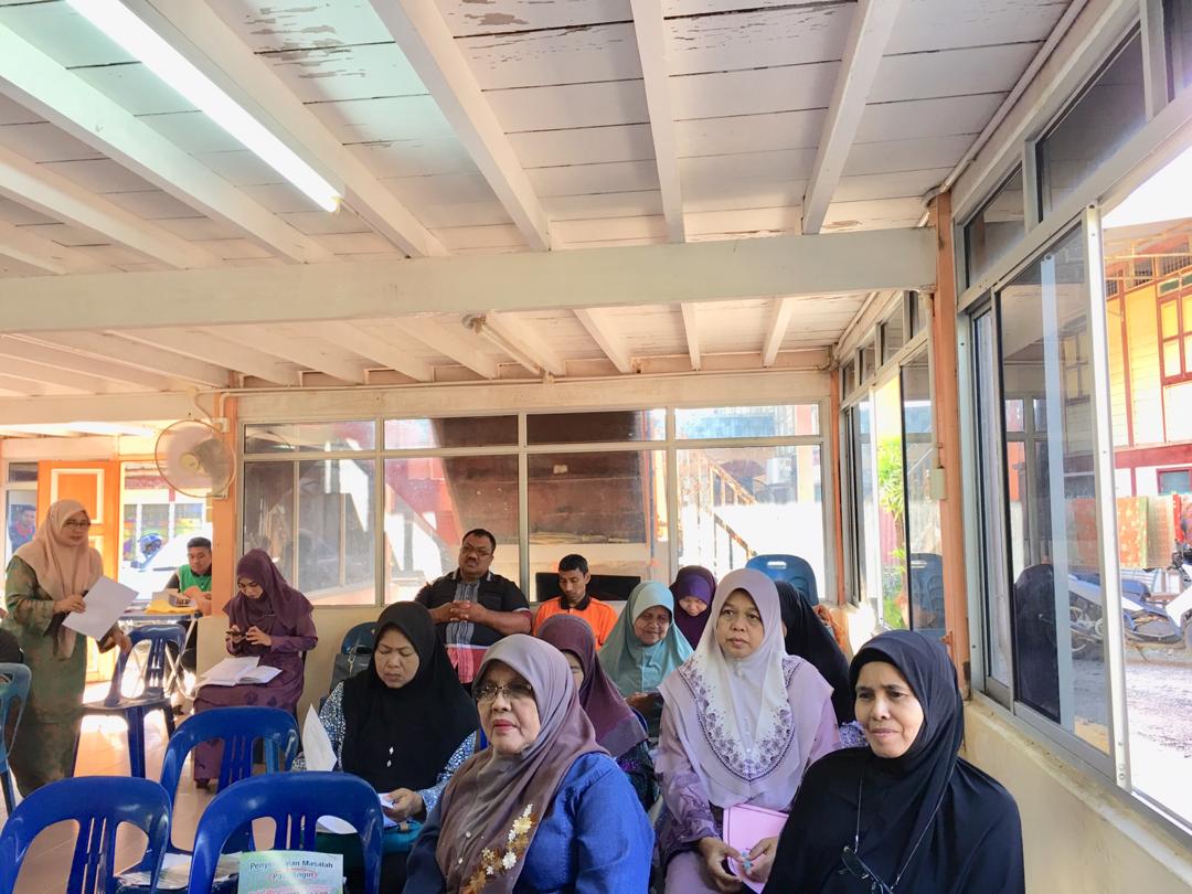 CUPMADA's tweet photo. Pemantauan dan Penyeliaan Mesyuarat Agung Unit Pulau Nyior PPK G II Jitra

#madamebeles #CUPMADA
#TeamBPIP
#PPKBerjayaPeladangSejantera https://t.co/5NmUxGuIxl