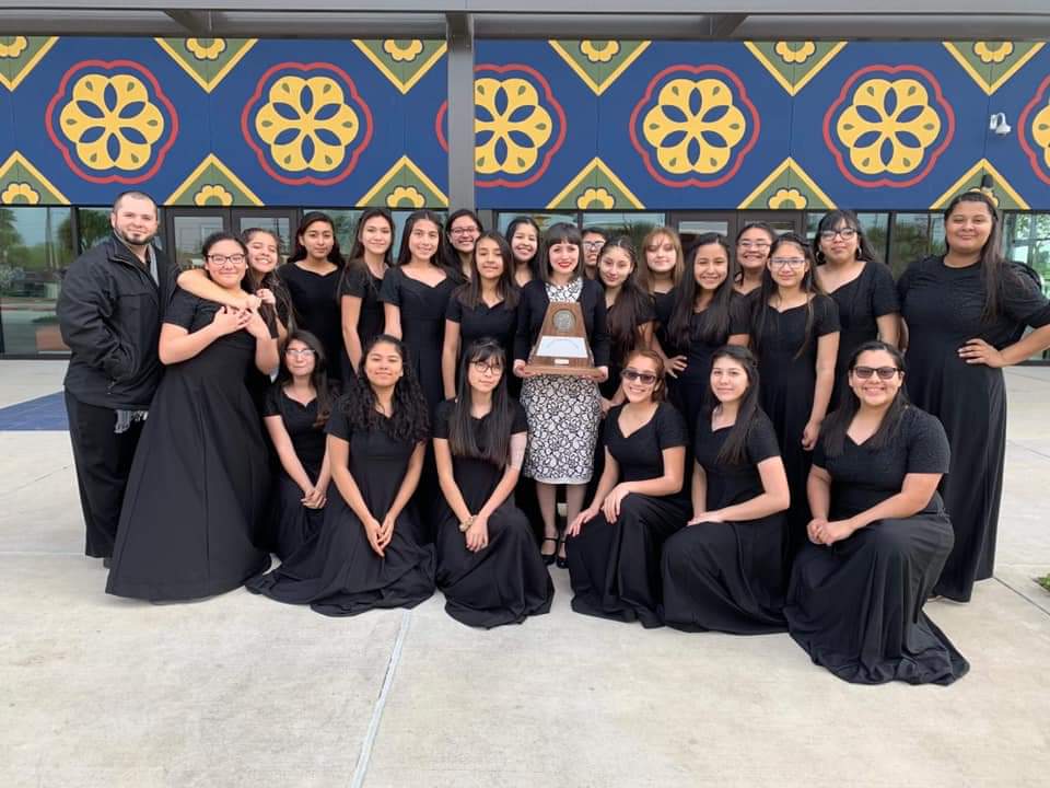 RolandoPineda20's tweet photo. Congratulations to the Perkins Lady Stallions!!! 

Last time a choir from Perkins earned Sweepstakes was in 1999! 

AWESOME JOB MRS. Guillen!!!
#NOSECOMPARENOTRASESCUELAS 
@Perkins_MS_BISD @Bea3140 @GiselaD16395679 @MrsGomez1003 @MrChong_perkins @shm11a @nledezma046 https://t.co/WZppLvat8Z
