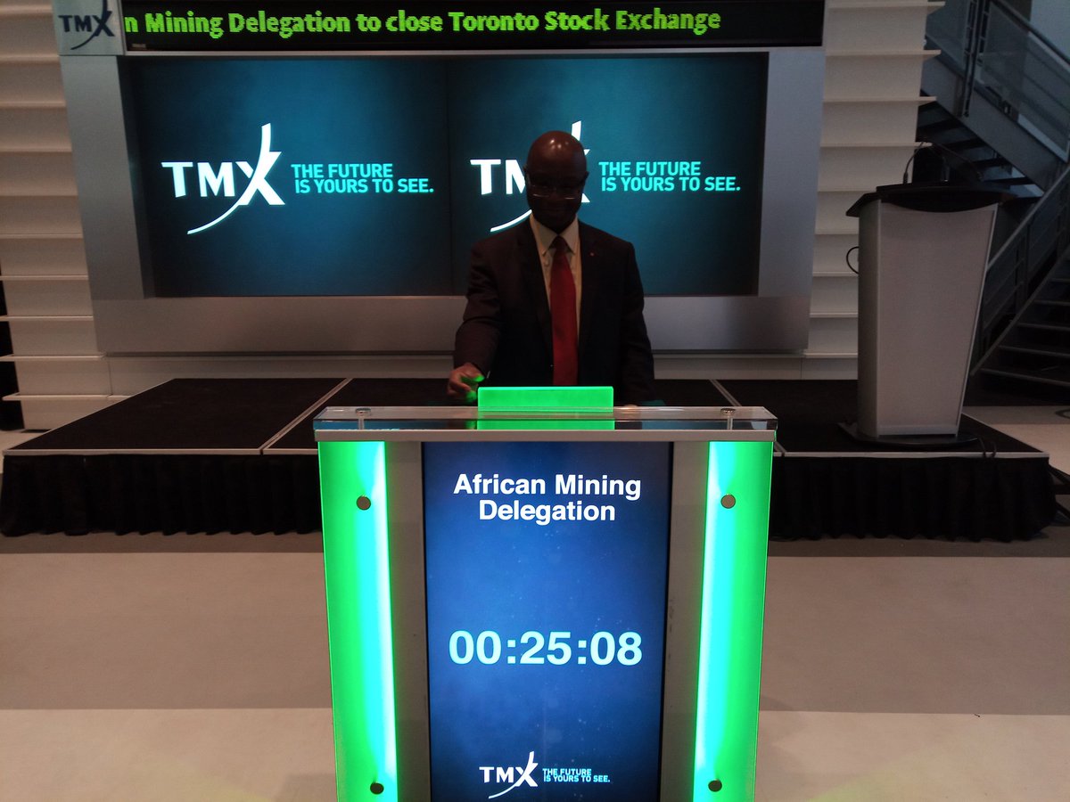 ErnestAkpoue's tweet photo. Intéressante journée aujourd'hui, malgré les -12° à Toronto ! 
- Rencontre avec l'ancien ministre de la coopération du #Canada, Christian Paradis 
- Dr Muna Abdalla, du Leadership Academy de l'Union Africaine 
- À la clôture de la bourse du Toronto TMX

#CANADAatPDAC; #PDAC2019; https://t.co/DgK0axVL2q