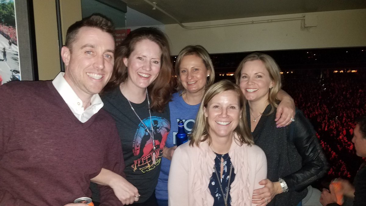 deirdreaming's tweet photo. Enjoying the musical stylings of #FleetwoodMac with @washingtonpost @BrieSachse Raya #TeamSiemens https://t.co/bDZtWk2hq2