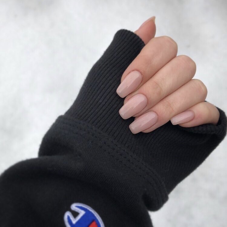 AshleyM18257848's tweet image. Channeling my inner @DesiPerkins with my #opi #putitinneutral nails 💅🏼 p.s I am so over all this damn snow!