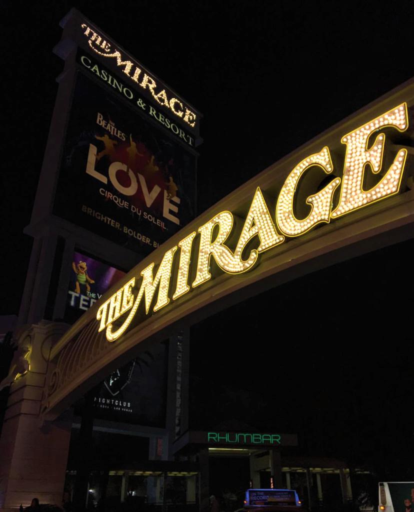 What a wonderful place to call home. 😍 
#TheMirage 
📸: _lunaandchill_

Join us for Dinner tonight: goo.gl/Ur2mtP