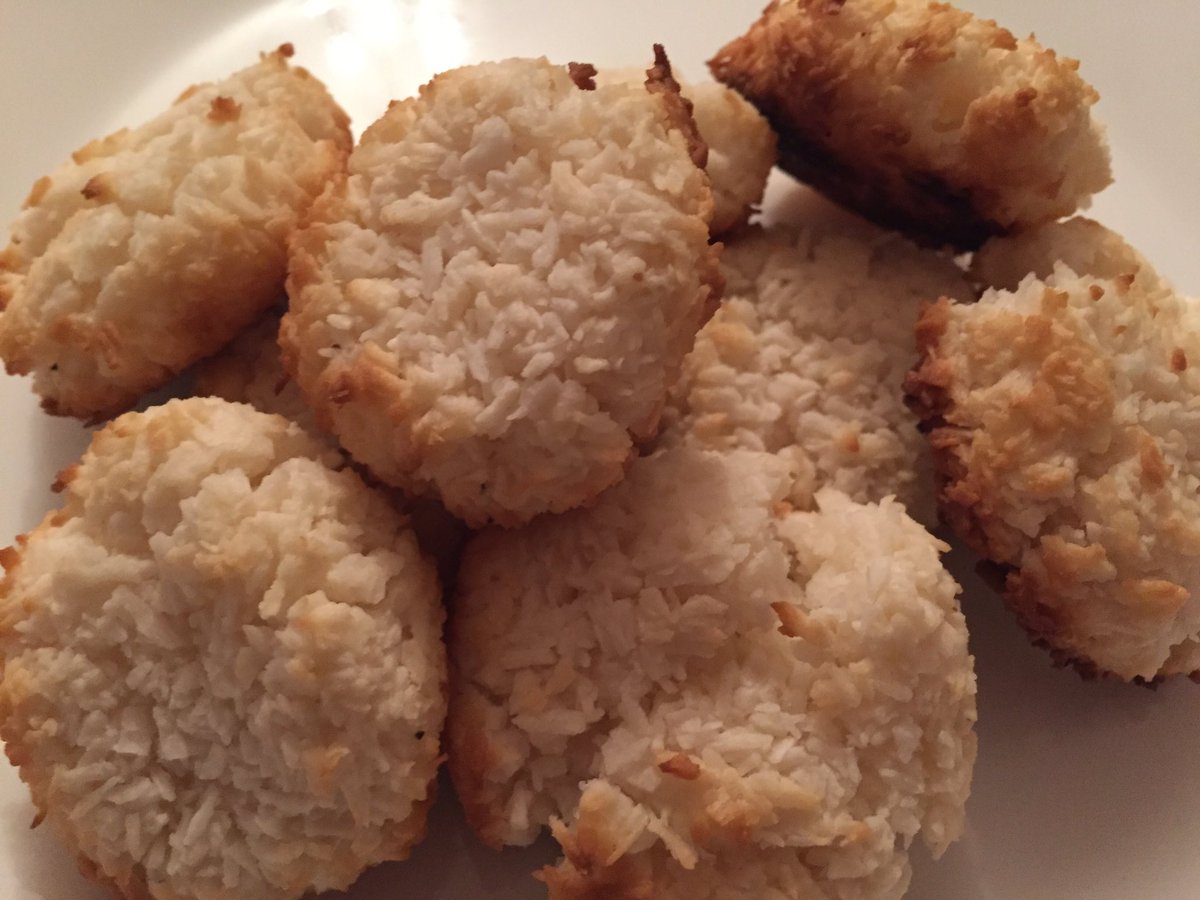 KetoDiet_'s tweet photo. Coconut Macaroons(eggless)

https://t.co/KkK0wFbNrQ

https://t.co/zvvnUAslrK

#ketodiet #keto #ketorecipes #ketovegan #ketovegetarian #vegetarianrecipes #vegetarianketo #veganketo #healthyrecipes #ketomeal  #weightloss #food #VRK #VRKdiet #VRKdietrecipes #VRKrecipes https://t.co/v7363dJnxG