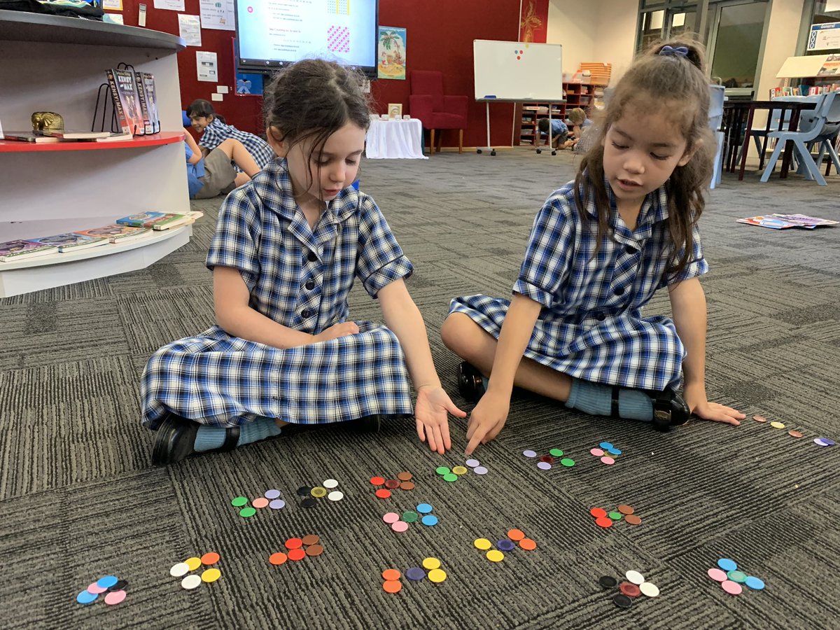 OlorWaitara's tweet photo. Year 1 making patterns with Handfuls of counters. https://t.co/QAMhAIDqIt