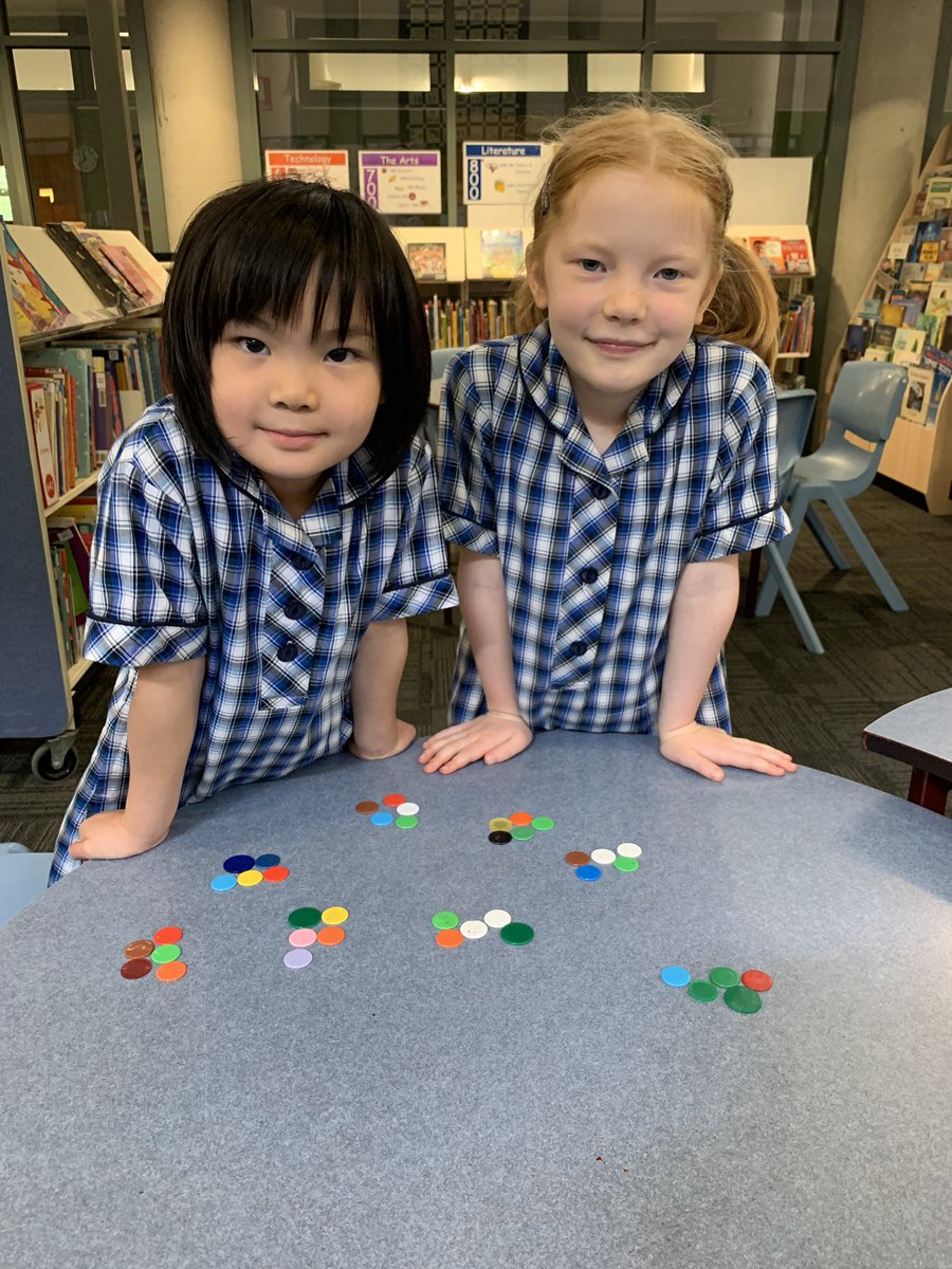 OlorWaitara's tweet photo. Year 1 making patterns with Handfuls of counters. https://t.co/QAMhAIDqIt