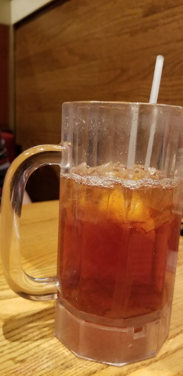 Sweet_Tea_Rex's tweet photo. Ate at Chili's tonight. They have very good sweet tea for being a chain restuarant. However, it becomes very syrup-y after a while. Overall, Chili's has some high quality tea! https://t.co/22o4BDnnPj