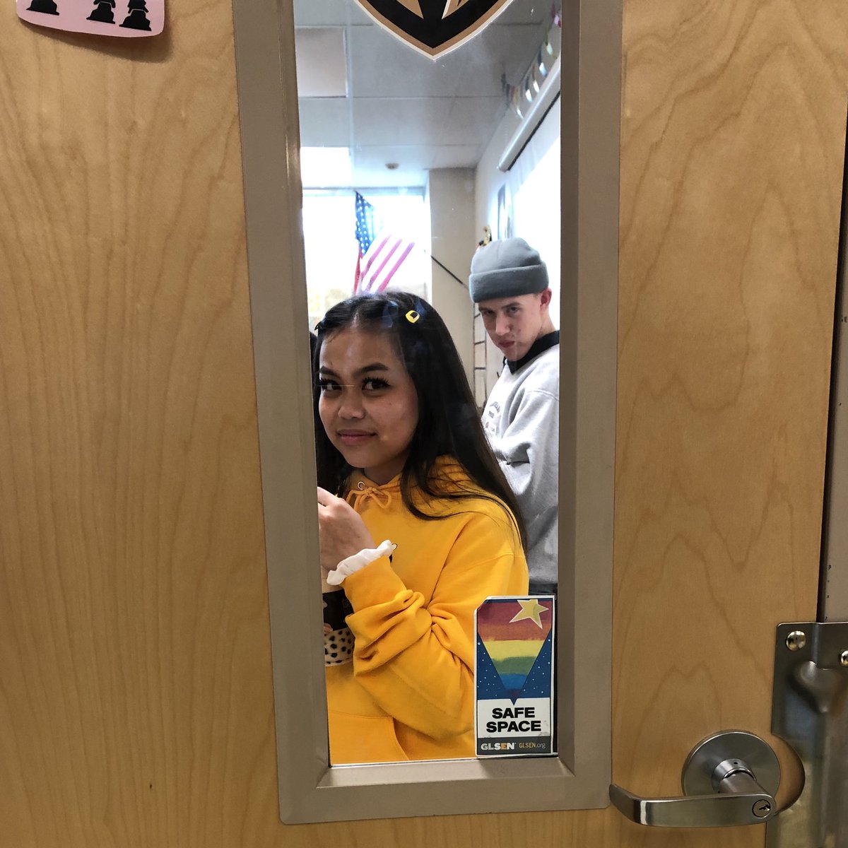 urfriendani's tweet image. You’re walking into key club and see these two, wyd?