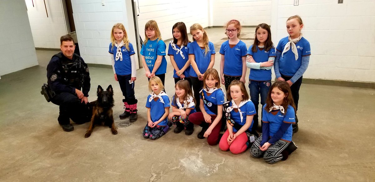 evanbrayshow's tweet photo. Thank you also to Cpl. Lorence and PSD Ralph for the great demonstration and discussion with our Brownie tour about how our @reginapolice K9 section helps keep our city safe! #excitedtomeetralph #appreciative #brownies https://t.co/QgDkAE5b3w