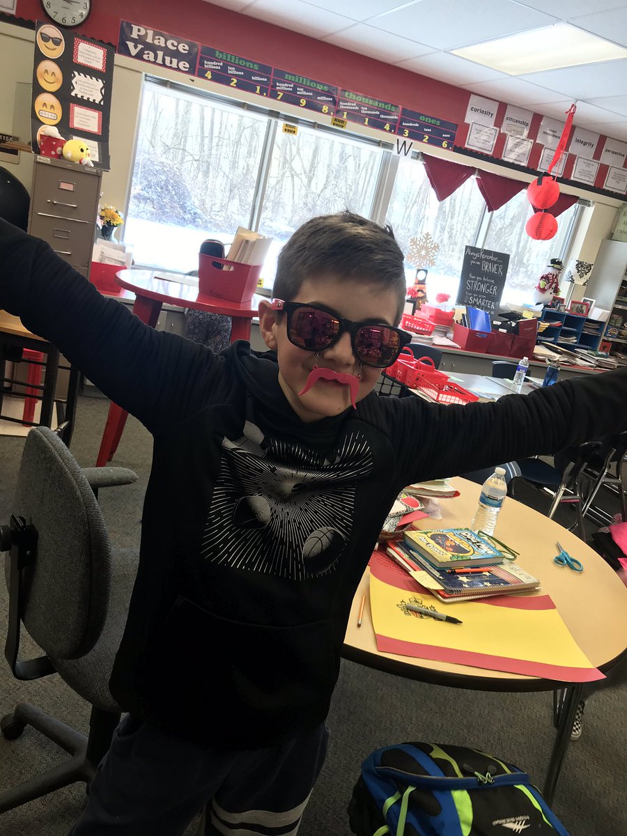 DJeneault's tweet photo. Raffle winner and feelin good. #hewearsitwell #lifeisgood https://t.co/WOWUSrDrDO